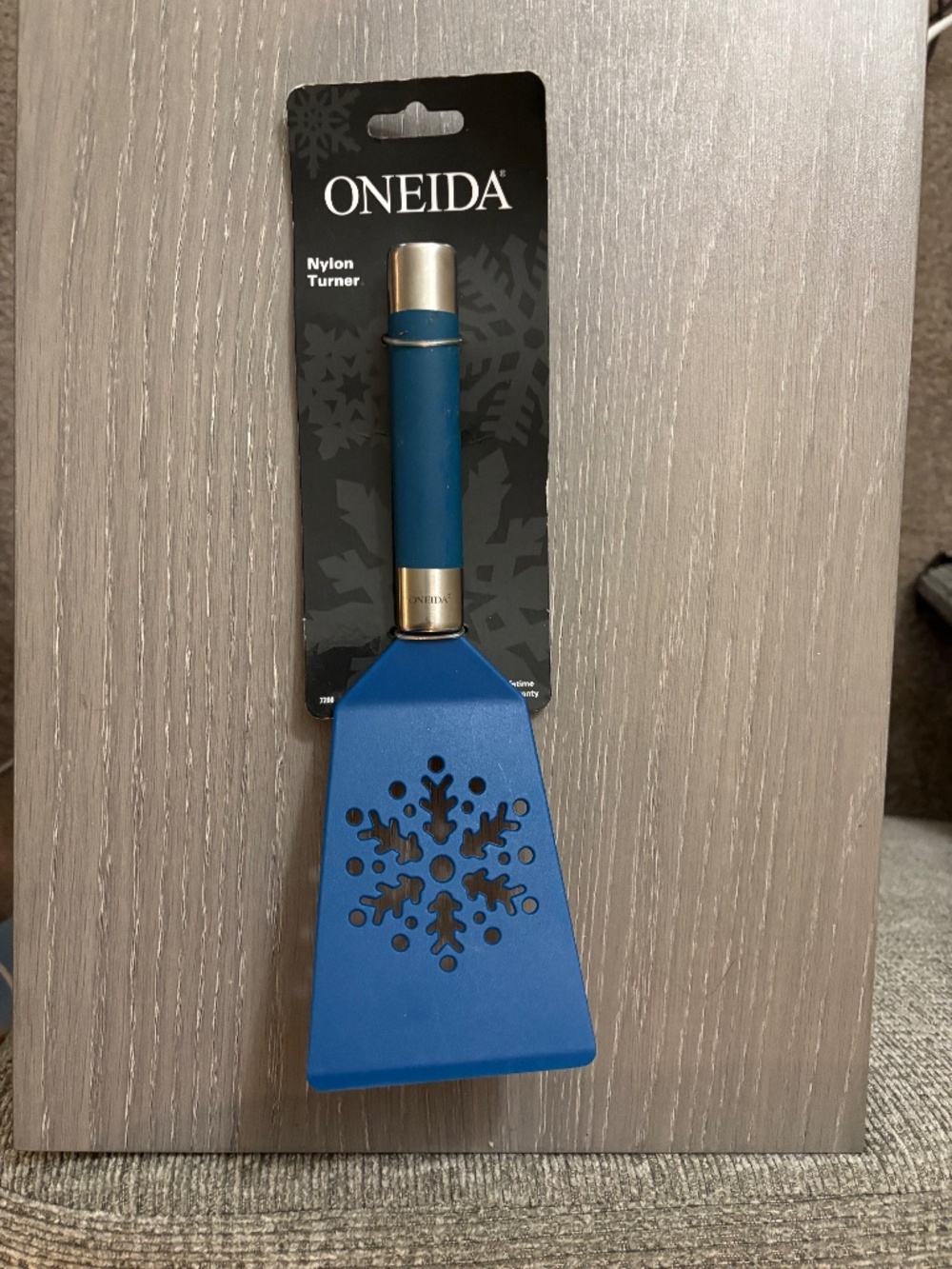 Oneida blue winter themed spatula